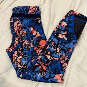 Lululemon Leggings w/ Mesh Panels